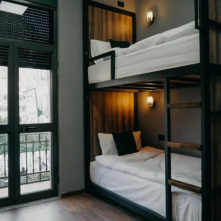 Hostel The Maze Tirana