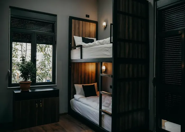 Hostel The Maze Tirana